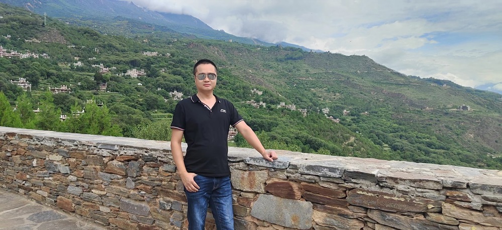 高中班主任、教练：蒋东